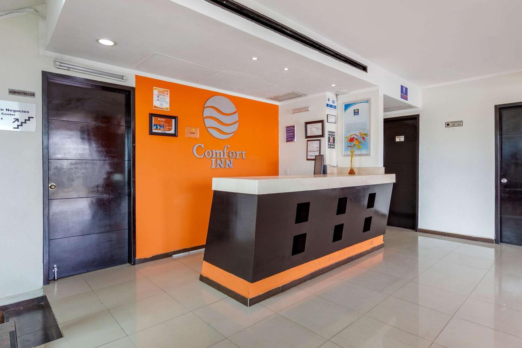 Comfort Inn Cancun Aeropuerto Buitenkant foto