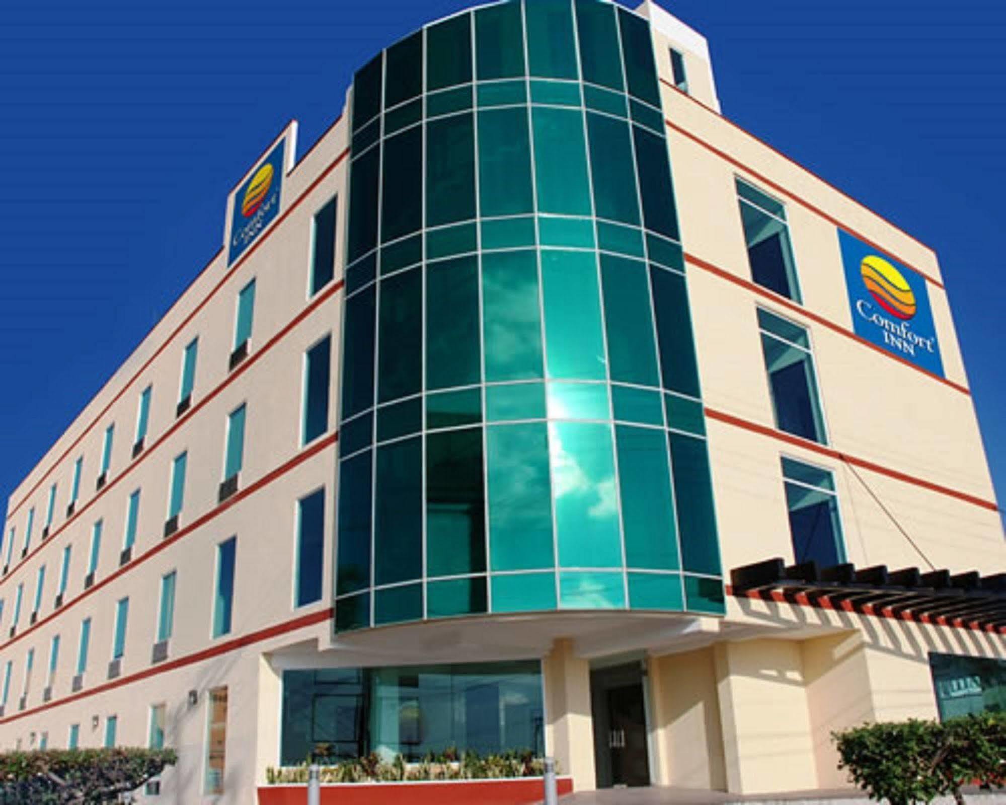 Comfort Inn Cancun Aeropuerto Buitenkant foto